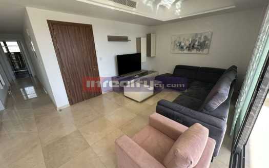 3 B/R APARTMENT NEAPOLIS
