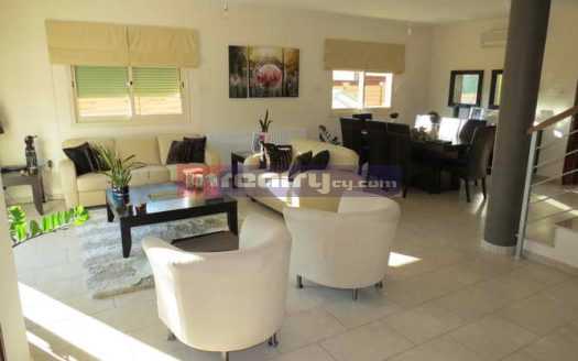 4 B/R U/F SEMI-DETACHED HOUSE IN AG.ATHANASIOS