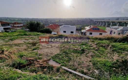 Plot for sale in Erimi
