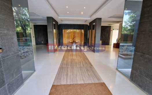 SEAFRONT 2 B/R F/F APARTMENT IN A LUXURY COMPLEX