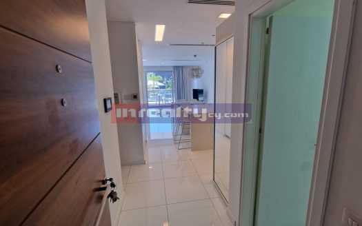 SEAFRONT 2 B/R F/F APARTMENT IN A LUXURY COMPLEX