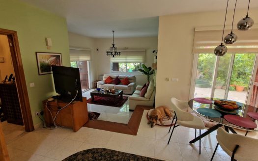 5 BEDROOMS VILLA IN PETROU & PAVLOU AREA