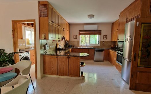 5 BEDROOMS VILLA IN PETROU & PAVLOU AREA